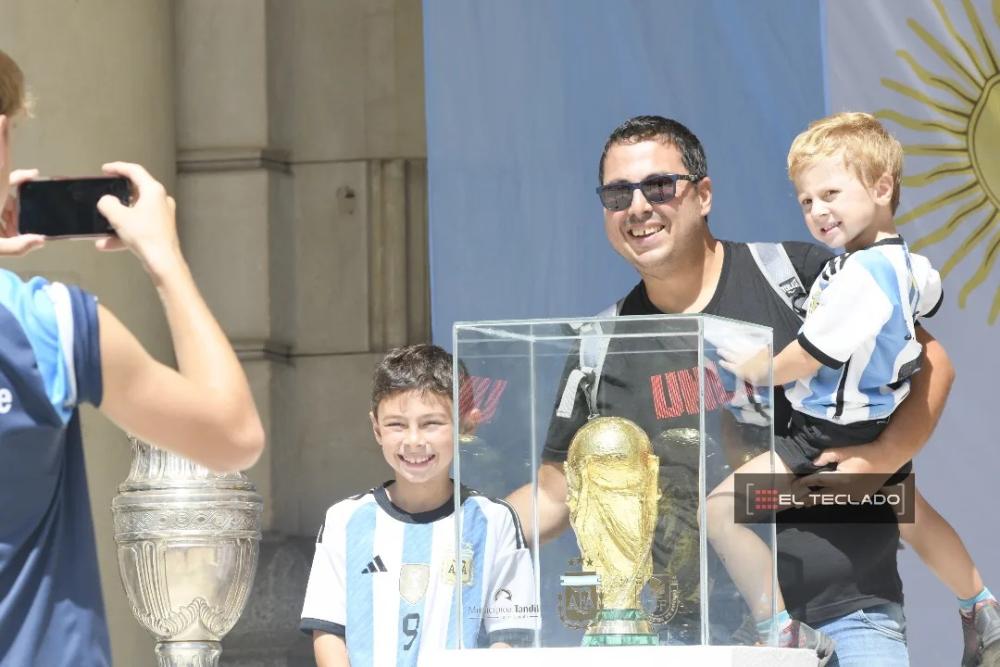 Más de 35 mil personas pasaron a ver la Copa del Mundo este sábado en Tandil