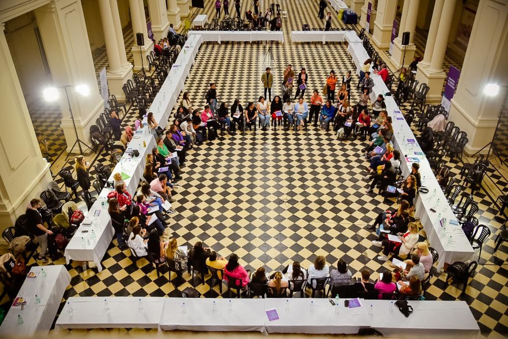 Cónclave de Mujeres y duras críticas a Milei: “Quieren arrasar con el Estado presente”