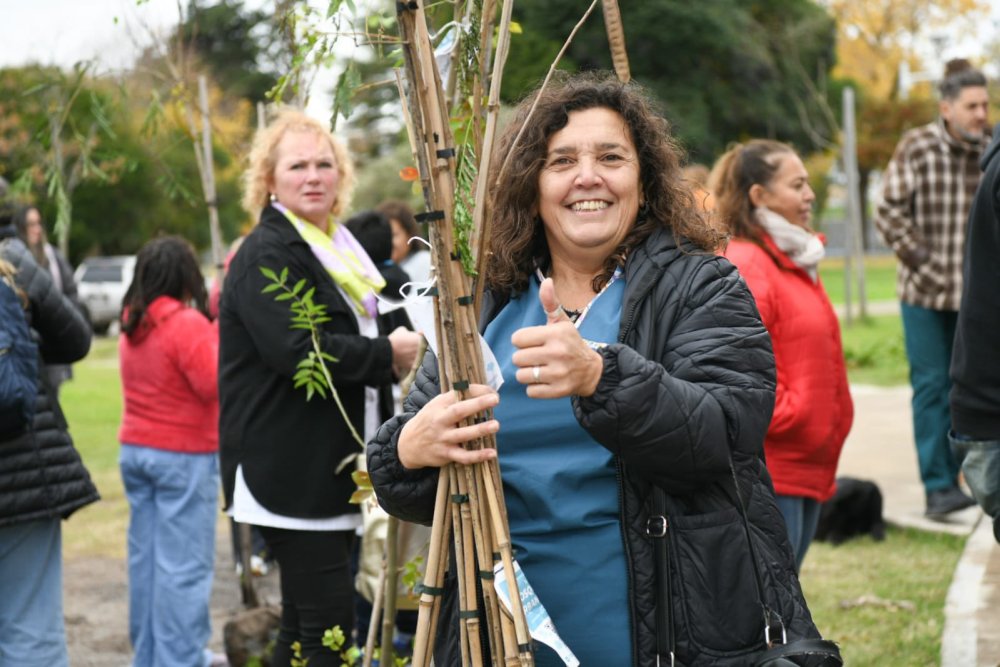 Verde que te quiero verde: una firma y más árboles para la ciudad Olavarría