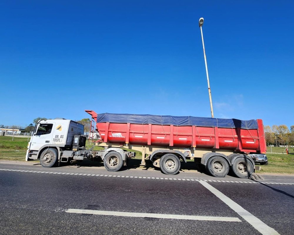 Provincia: Transporte detuvo a un camión de cargas con 16 toneladas de sobrepeso