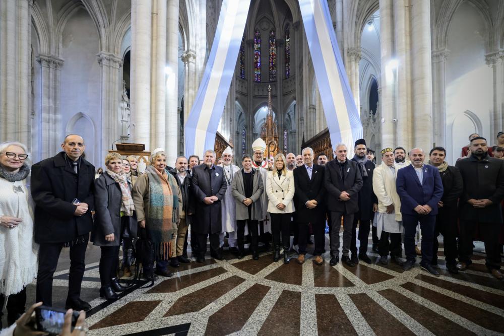 Con una agenda abierta y una comitiva austera, Kicillof se reune con el Papa Francisco