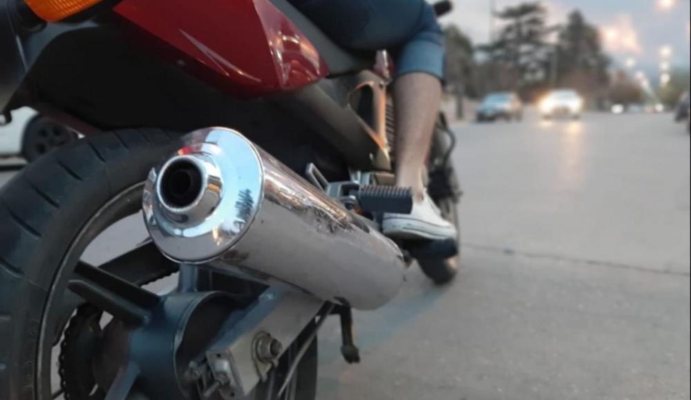Intendente de la UCR le declara la guerra a los ruidosos escapes de las motos