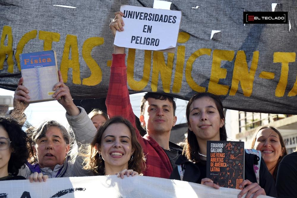 Educación en peligro: la UBA declaró la emergencia salarial de docentes y nodocentes