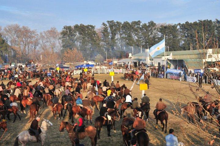 Peña, fogones y baile: mirá cómo sigue la trigésima edición de las Fiestas Patrias