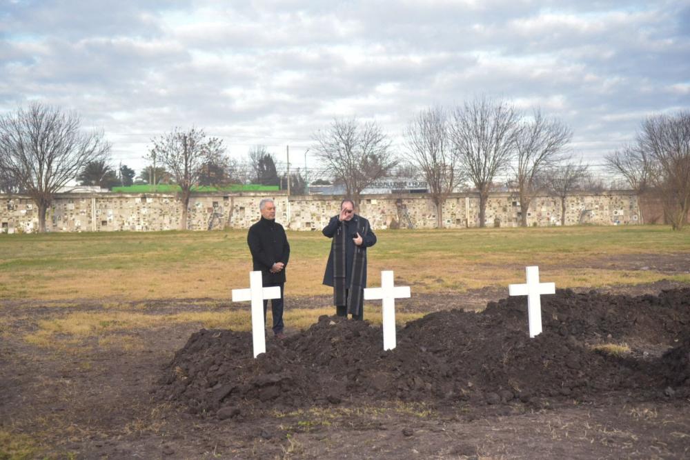 Tras el hallazgo de restos óseos, buscan regularizar el cementerio de La Plata