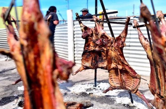 Se realiza la decimocuarta Fiesta del Cordero Norpatagónico en Stroeder