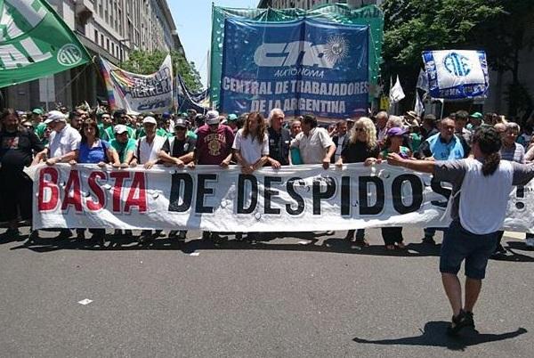 Denuncian que si estás afiliado a algún partido que no sea LLA, te quedás “afueraaa”