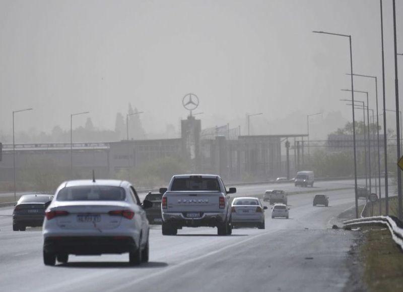 Precaución por humo en el camino: recomendaciones para una conducción segura