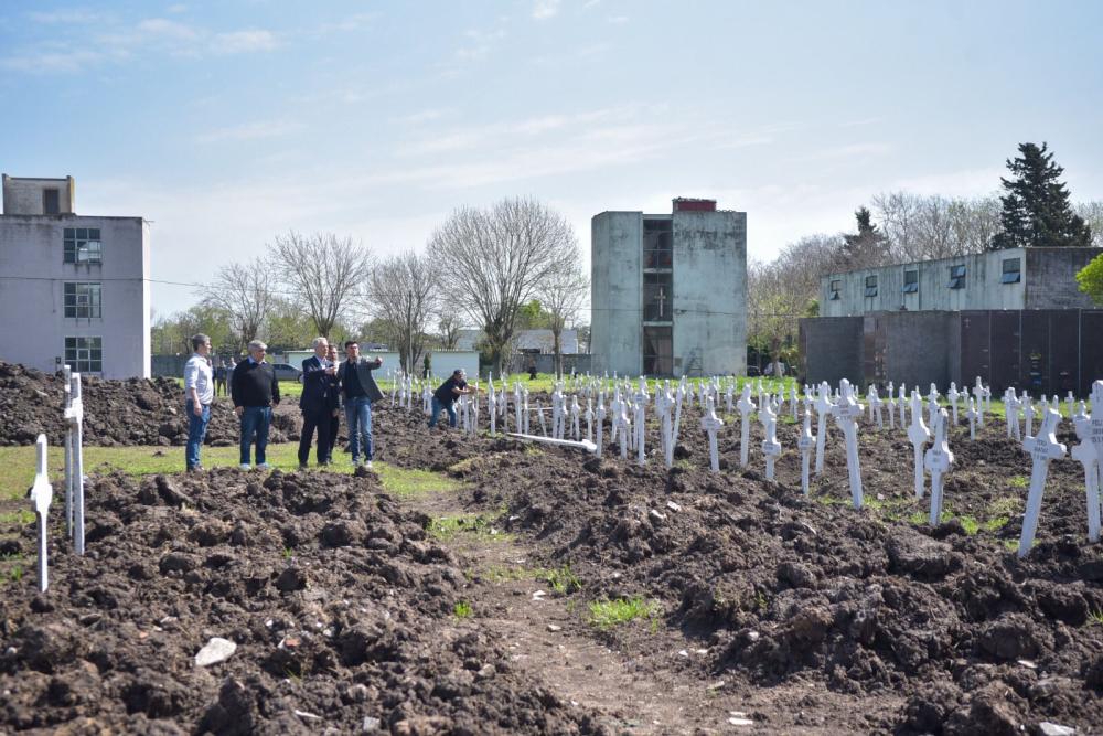 Auditoría: municipio inhumó más de 300 ataúdes abandonados en el cementerio