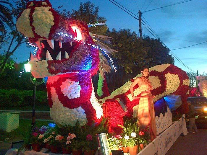 Cuenta regresiva para el gran desfile de carrozas de la Fiesta Nacional de la Flor