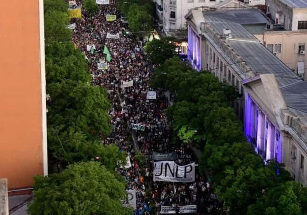 Universidades: gran marcha de antorchas en la antesala de un nuevo paro nacional