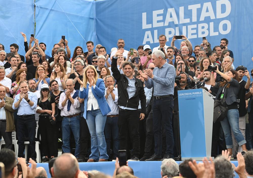 El uno por uno del acto de Kicillof: los 36 intendentes presentes y los 47 ausentes