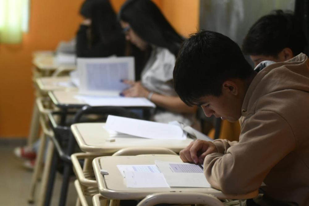 Más de 500 mil estudiantes secundarios realizan las Pruebas Aprender