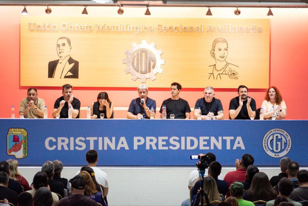 Interna: en la cara de un kicillofista, los K lanzaron la mesa “Cristina presidenta”