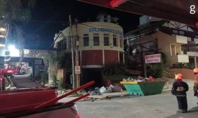 Se derrumbó un edificio de 10 pisos en Villa Gesell: hay personas atrapadas