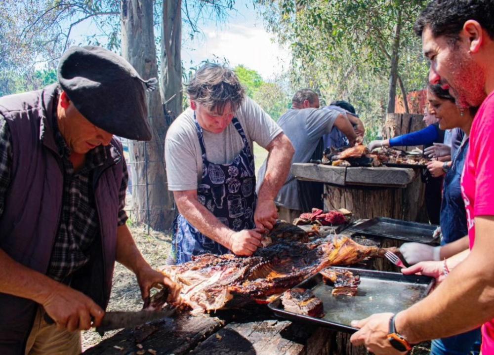 Finde largo y fiestero: choripán, lechón, corvina, pan, galleta, cerveza y más