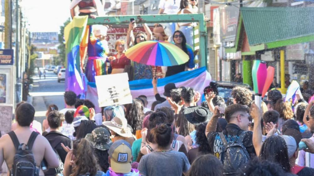 Se lleva a cabo esta tarde la Sexta Marcha del Orgullo LGBTI+ de La Costa