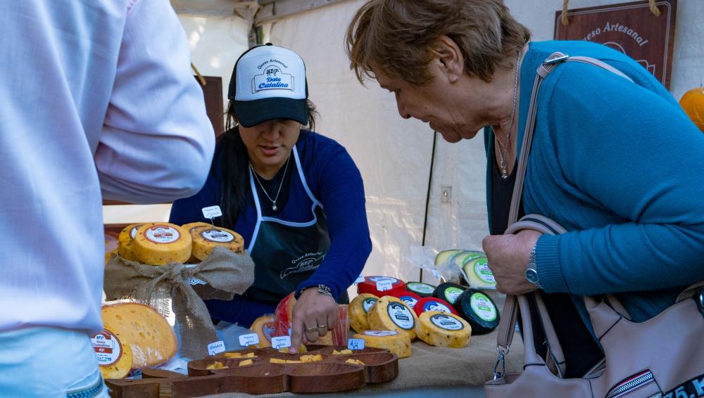 Llega la Fiesta del Queso Tandilero, con la súper tabla en forma de Piedra Movediza