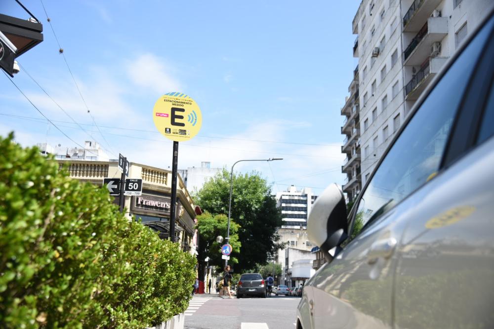 Durante enero se reducirá el horario del estacionamiento medido en La Plata