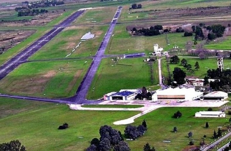 El PRO busca concesionar el aeropuerto de La Plata: ya hay proyecto en la Legislatura