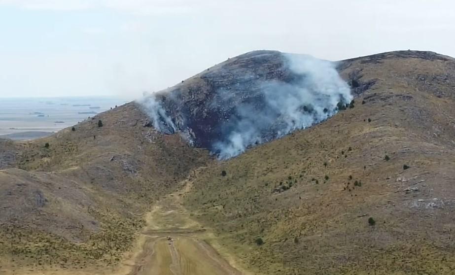 Incendio “complejo” en Sierra de la Ventana: trabajaron bomberos de toda la zona