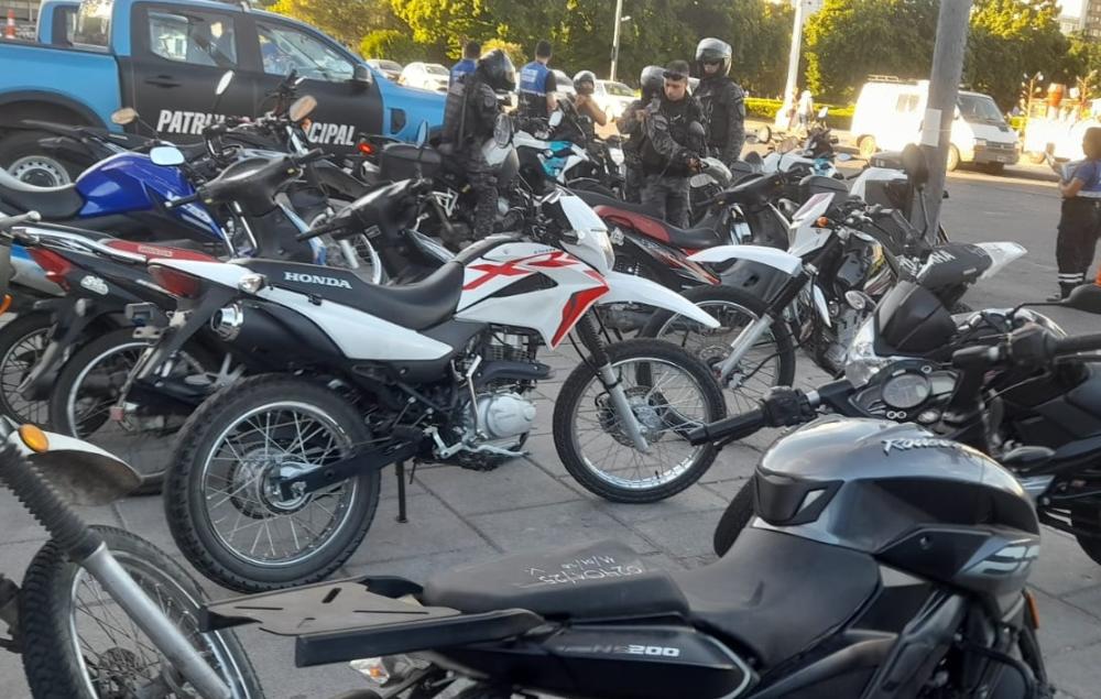 Se incrementaron los operativos viales en La Plata: secuestraron casi 100 motos