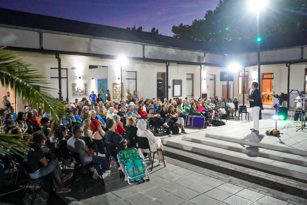 Amor y humor en La Plata: llega una nueva edición de “Cuentos bajo la luz de la luna”