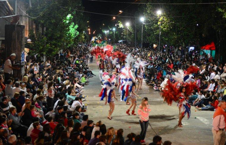 Con Damas Gratis y Karina, llega la Fiesta Nacional del Carnaval de la Amistad