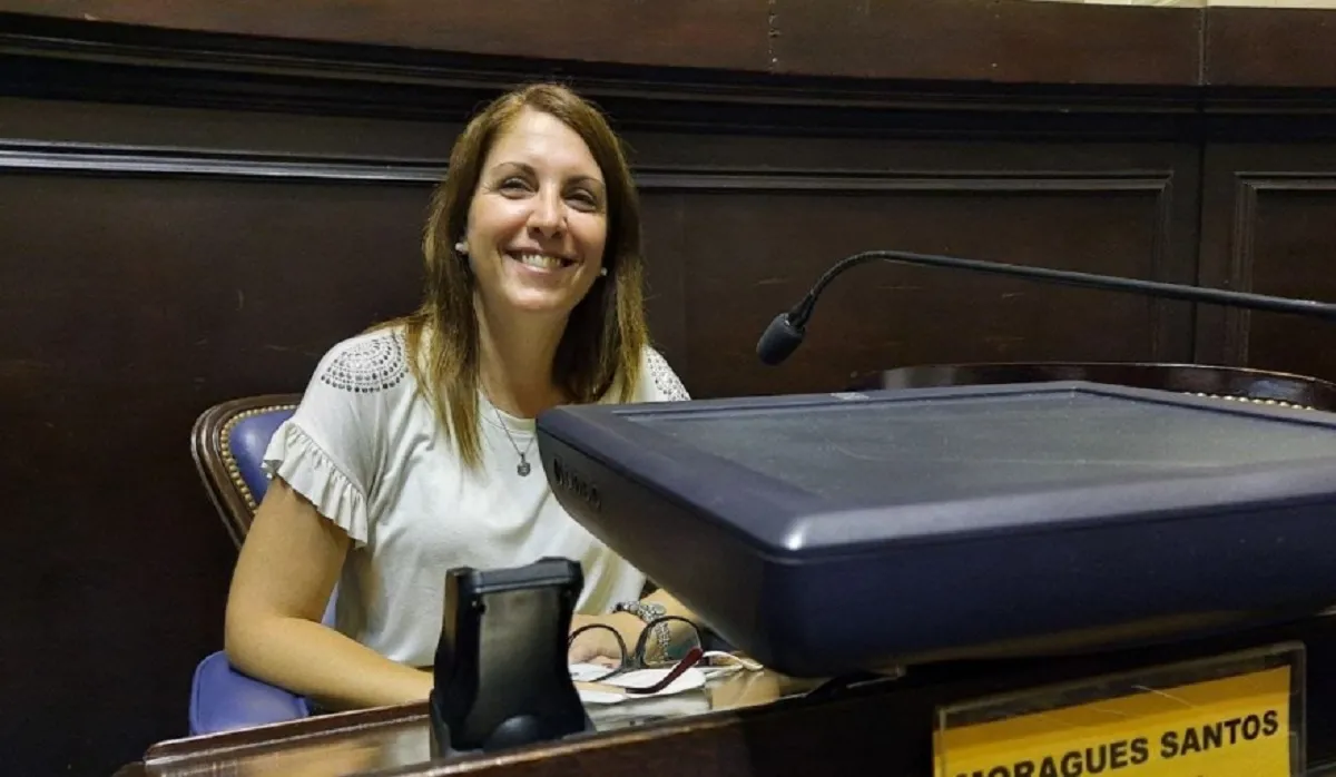 Libertarios a las piñas: una diputada blue le tiró con de todo a un ultramileista